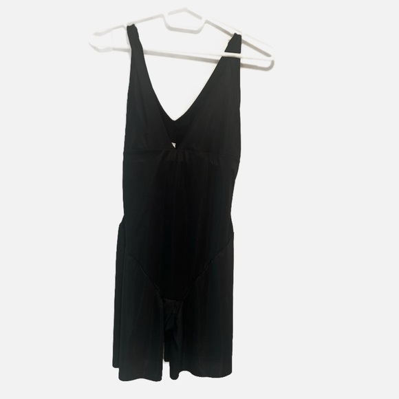 Flexees Black Shapewear for Seamless Comfort - Picture 1 of 4